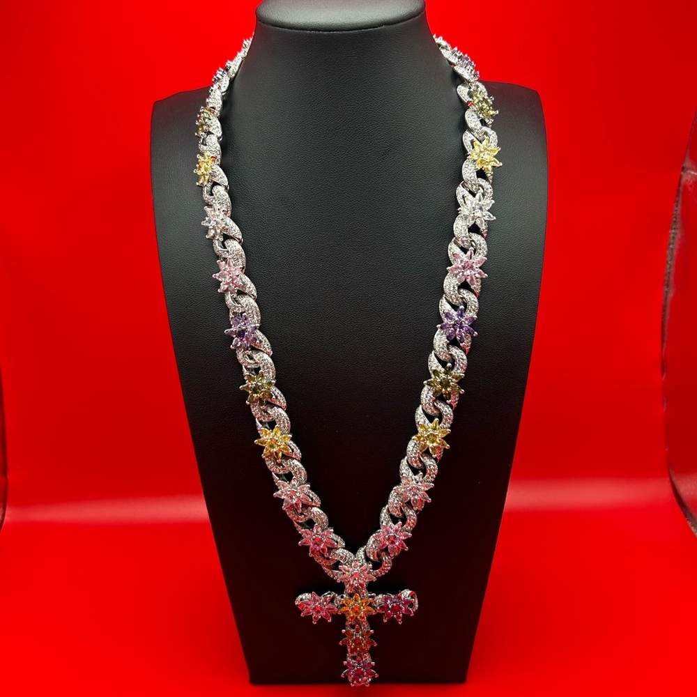 Flower 4 Leaf Clover Iced Out Silver Premium Quality Chain